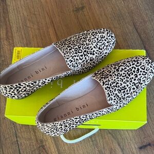 Gianni  Bini Leopard loafer.